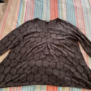 Avenue Grey loose fitting sweater with front pockets size 26/28.